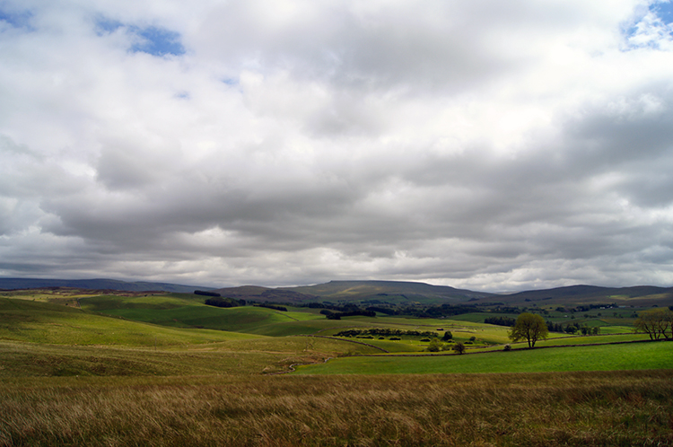 Looking to the Howgill Fells