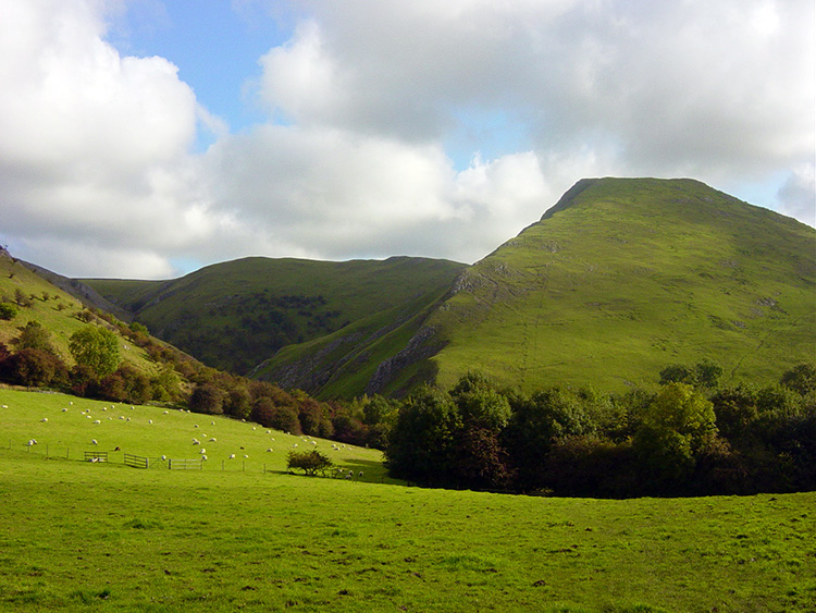 Thorpe Cloud heralds the location of Dove Dale