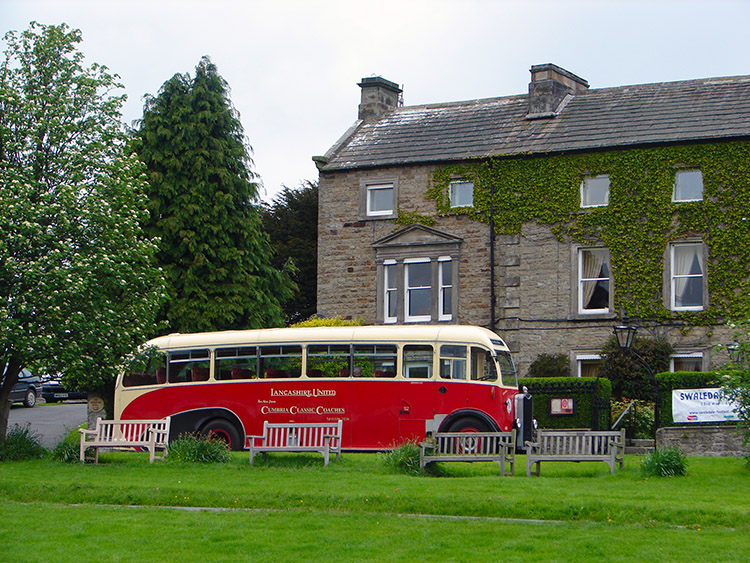 Classic Bus in Reeth