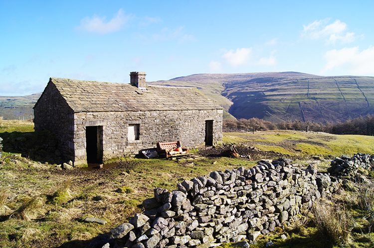 Deserted farm cottage on Birks Fell