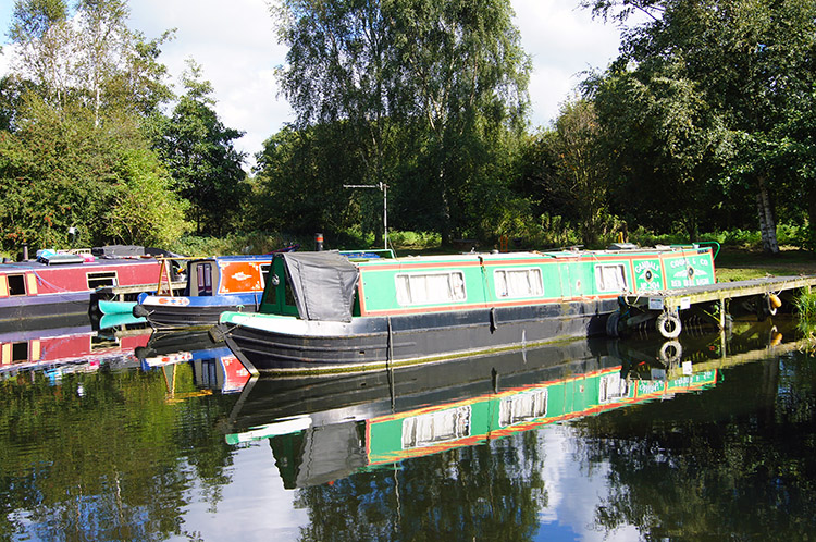 Moored narrowboats at Melbourne