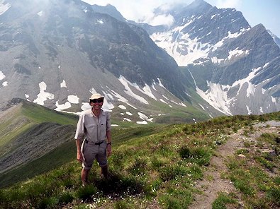 Keith looking for Edelweiss