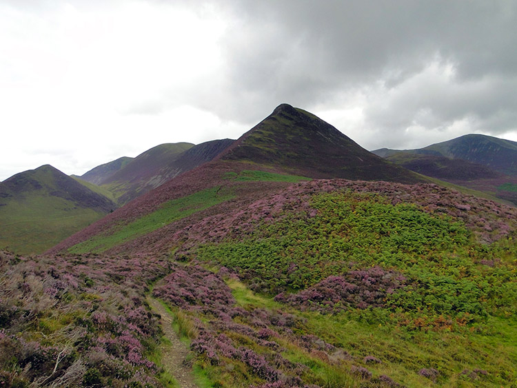 Approaching Causey Pike from Rowling End