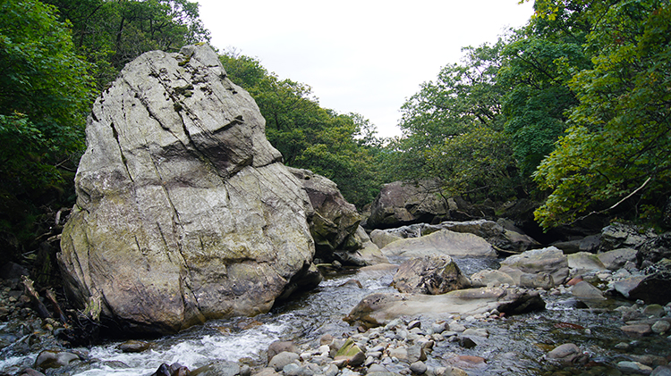 Huge boulders in the River Duddon