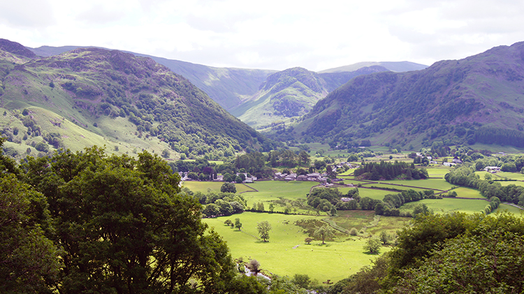 View back to Rosthwaite