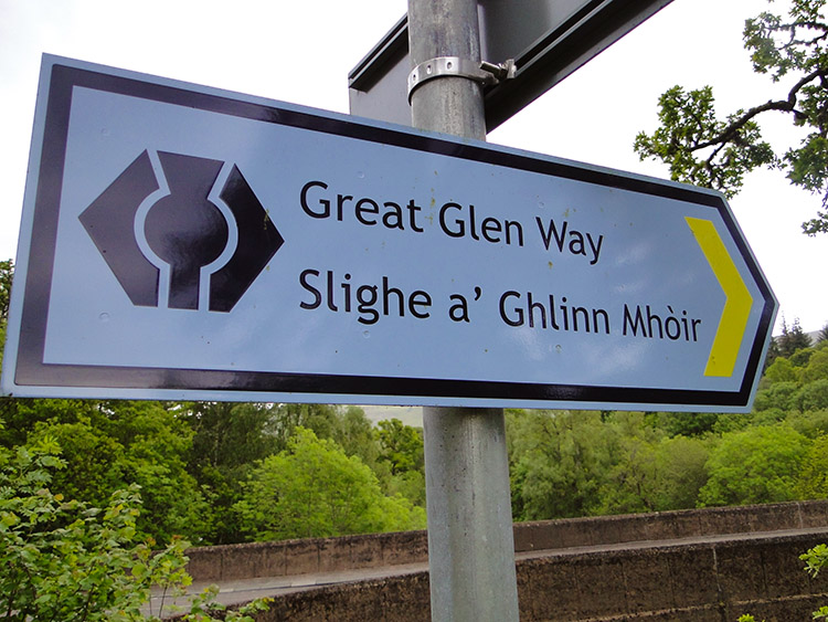 Sign to the Great Glen Way at Invergarry