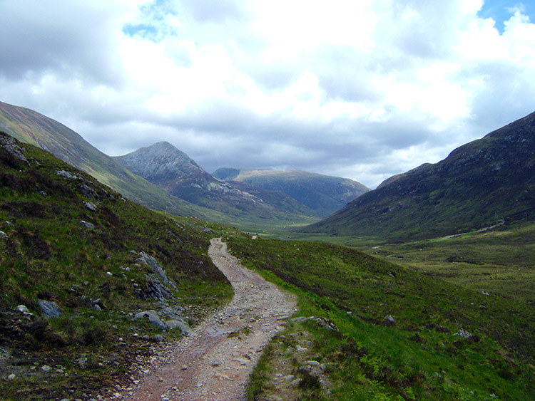 Looking east to Lairigmor and Tigh-na-sleubhaich