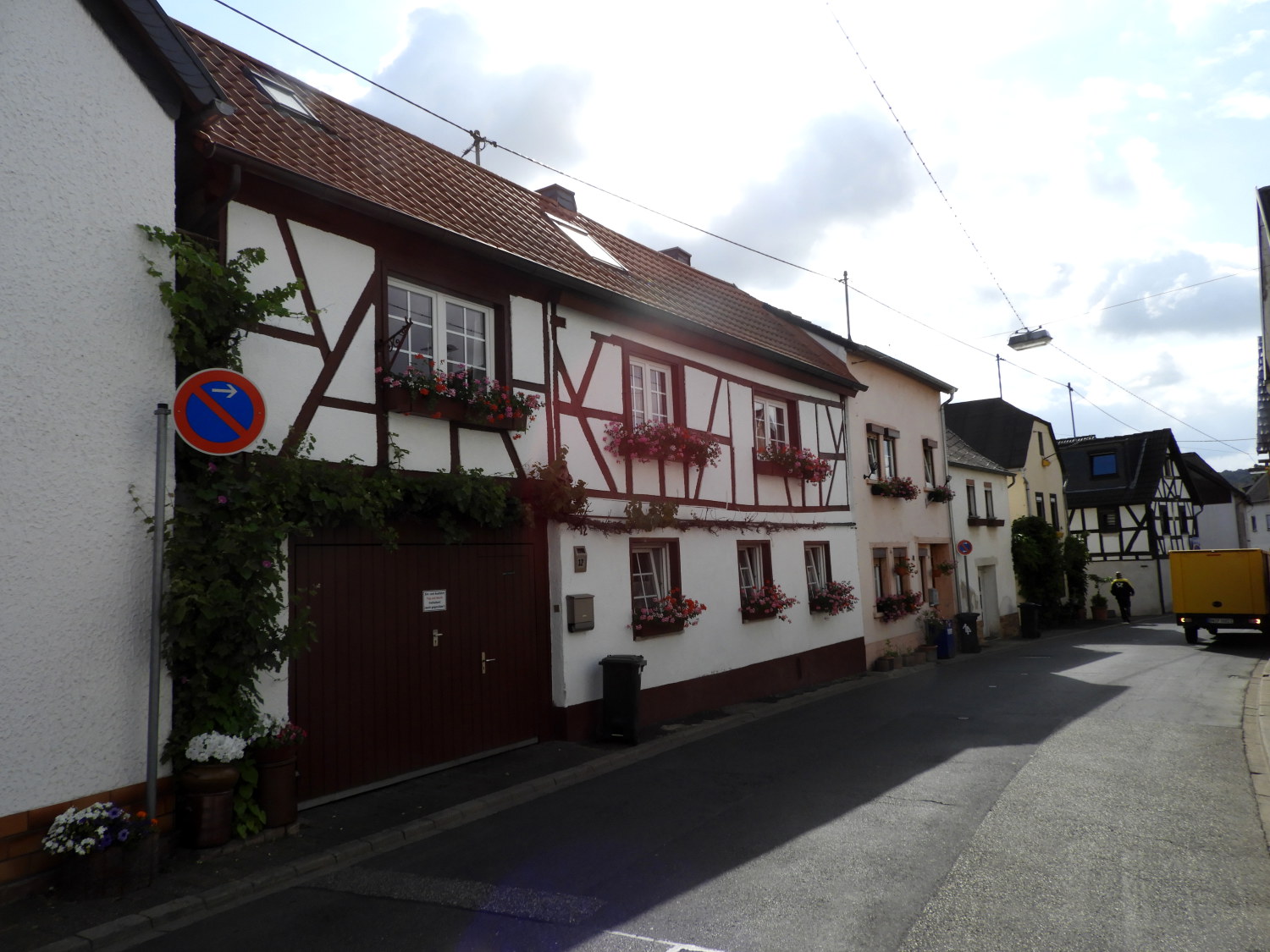 Houses in Miesenheim