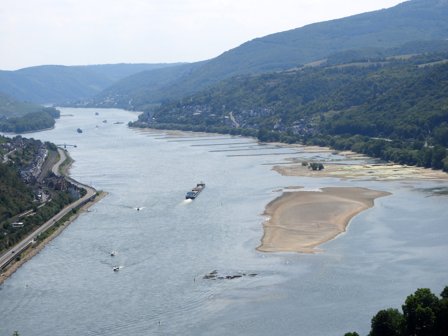 Sandbanks in the Rhine