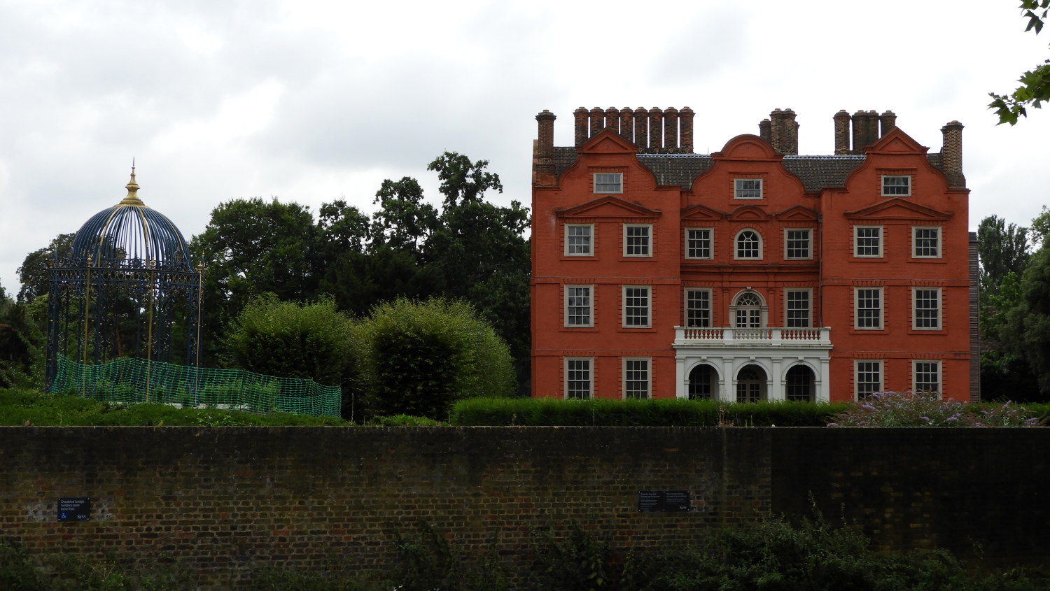 King George III's summer house at Kew Gardens