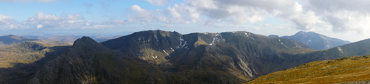 Wow! Tryfan, the Glyders and the Snowdon Massif all fill the shot taken from Carnedd Dafydd