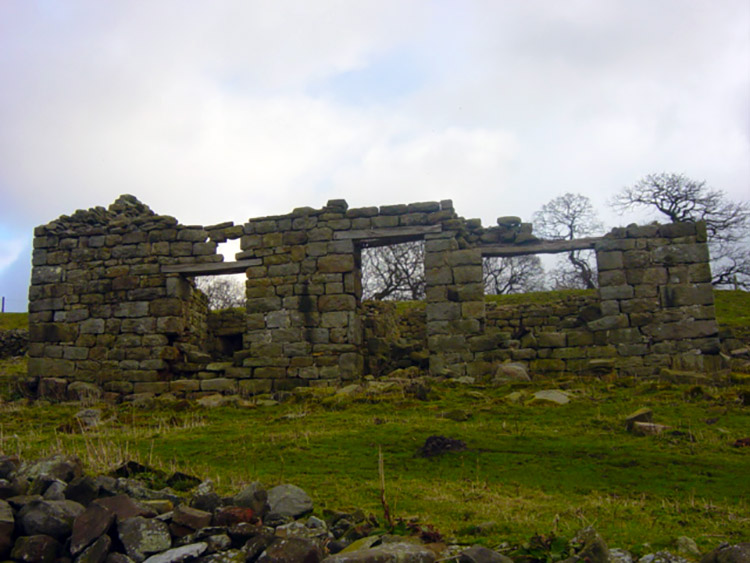 Derelict farm ruins near Lindley Bottom