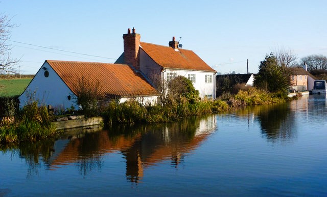 Chesterfield Canal at Clayworth