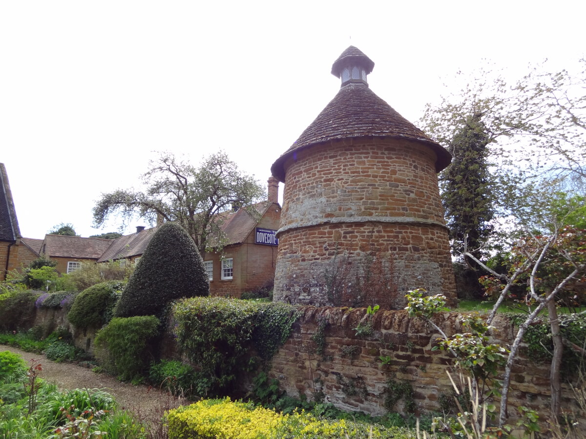 Upper Harlestone Dovecote