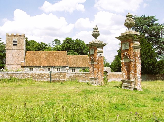 Hamstead Marshall church and gate piers