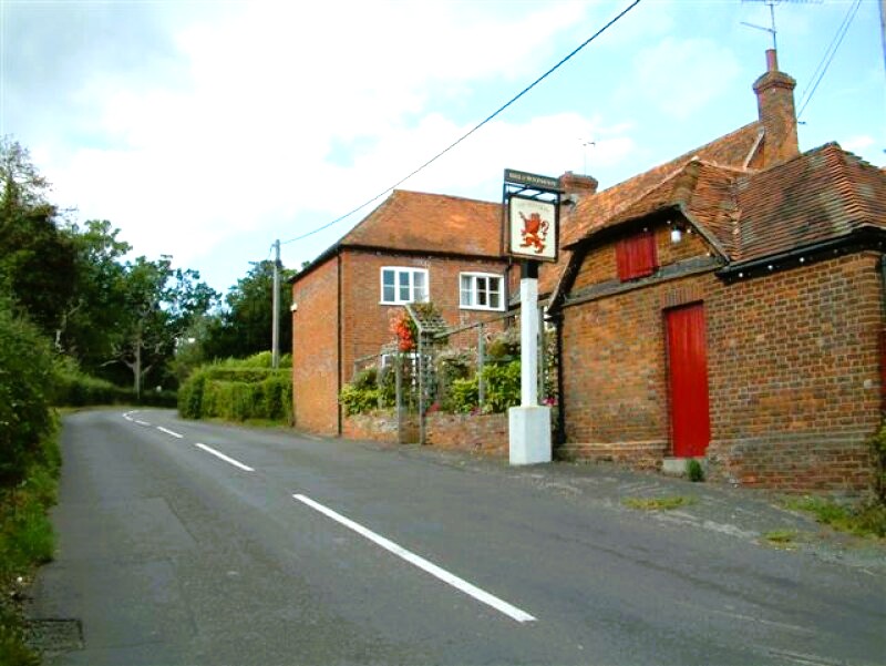 Red Lion, Mortimer West End