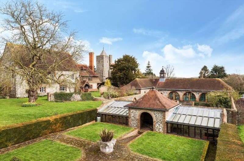 Luddesdown Court and Luddesdown Church