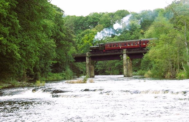 Train crossing River Dee near Pentrefelin