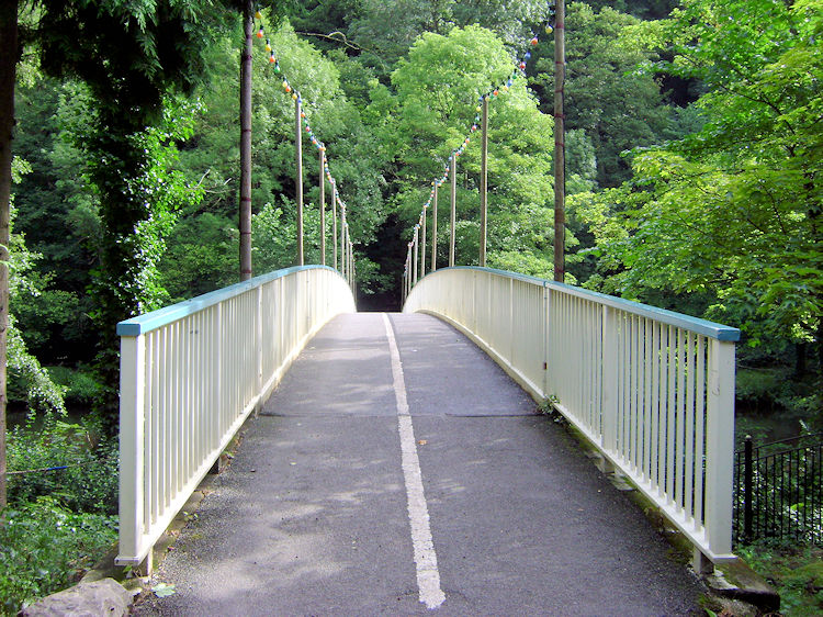 The bridge crossing the River Derwent