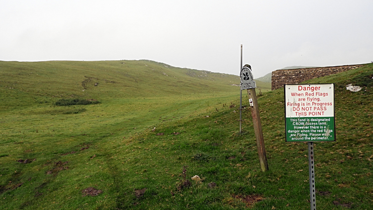 Warning Signs on Thorpe Pastures