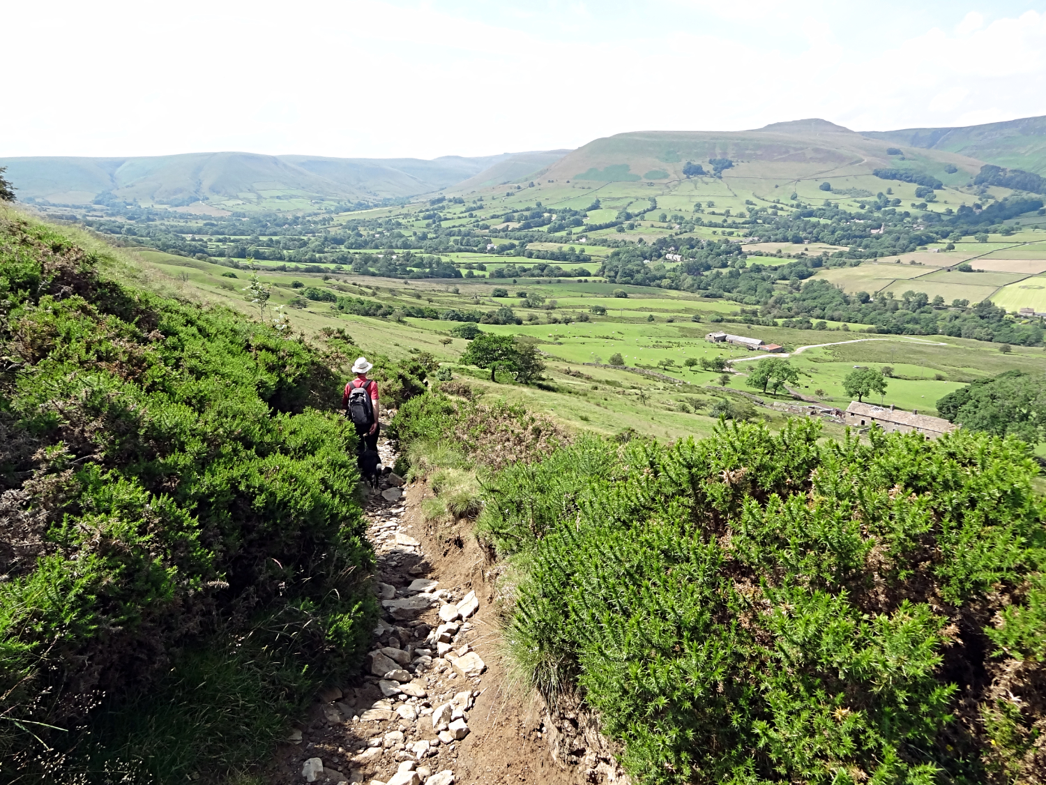 Descending from Hollins Cross to Vale of Edale