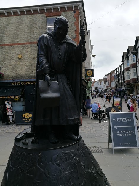 Statue of Geoffrey Chaucer
